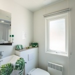 Salle de bain Mobil-Home Privilège 2 Chambres - Camping L'Etoile de Mer Hérault bord de mer