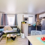 Séjour spacieux et confortable - Camping Hérault bord de mer